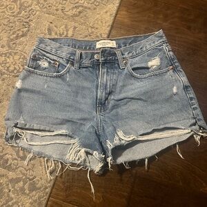 Abercrombie & Fitch mid rise boyfriend shorts